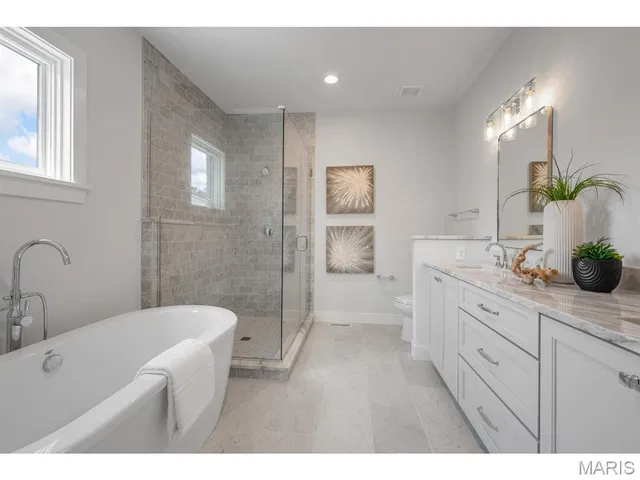 $1,275,000 | 2205 Hickory Street, St. Louis, MO 63104