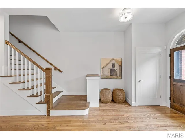 $1,275,000 | 2205 Hickory Street, St. Louis, MO 63104