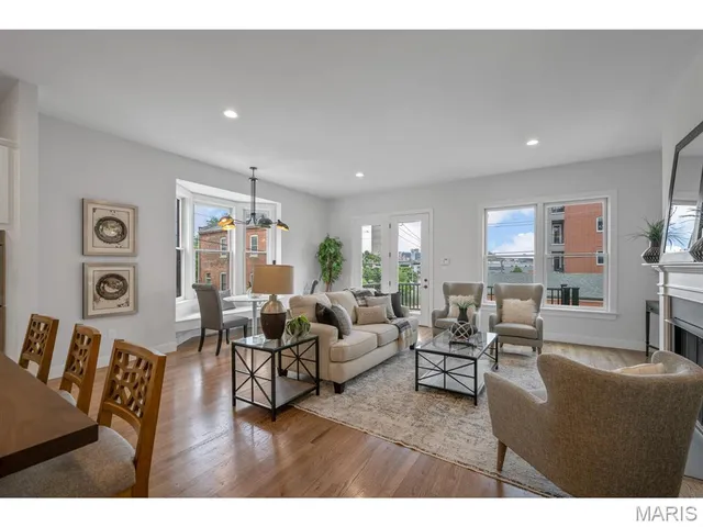 $1,275,000 | 2205 Hickory Street, St. Louis, MO 63104