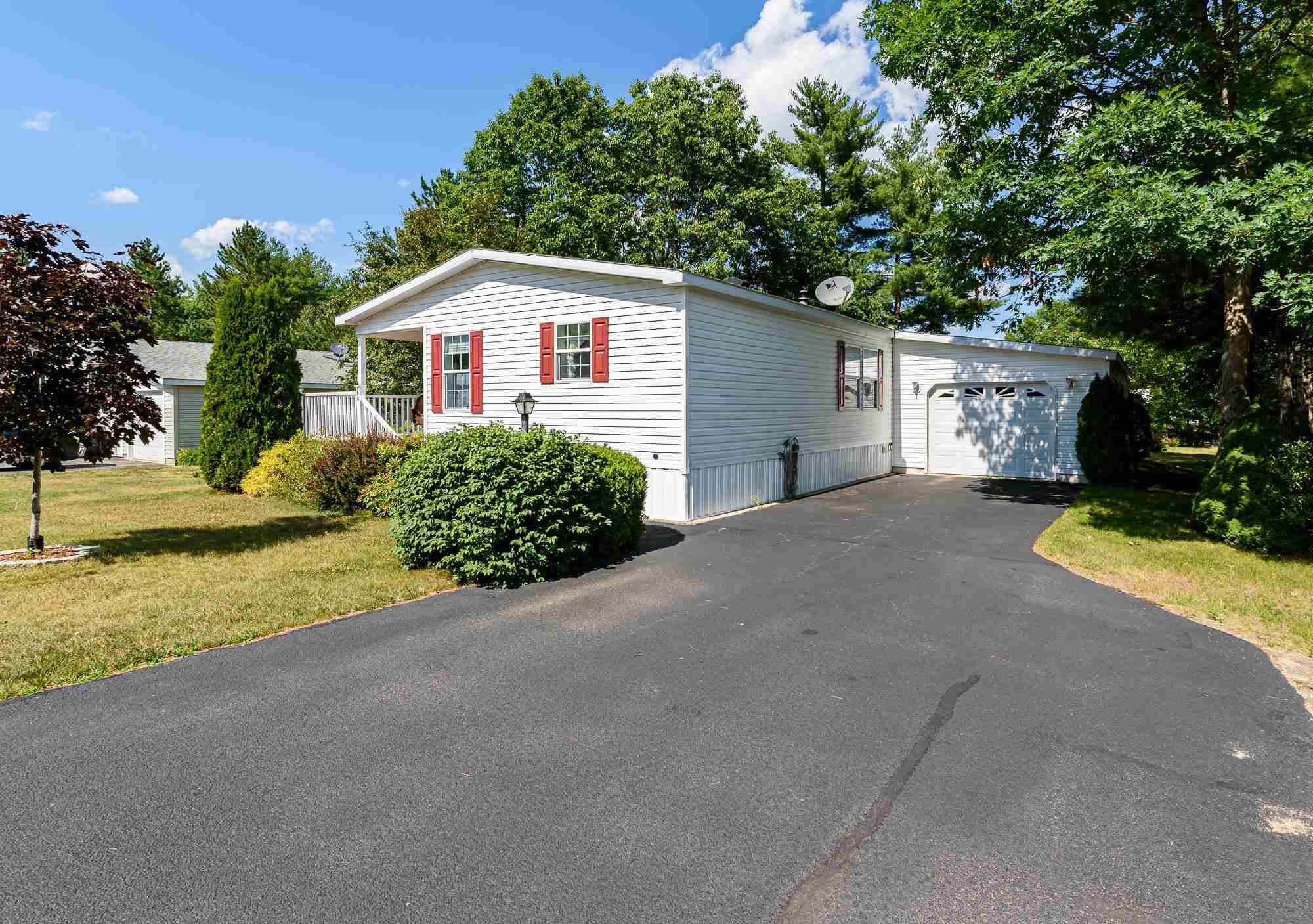 164 Eagle Drive Rochester, NH 03868 - Photo 2 of 14