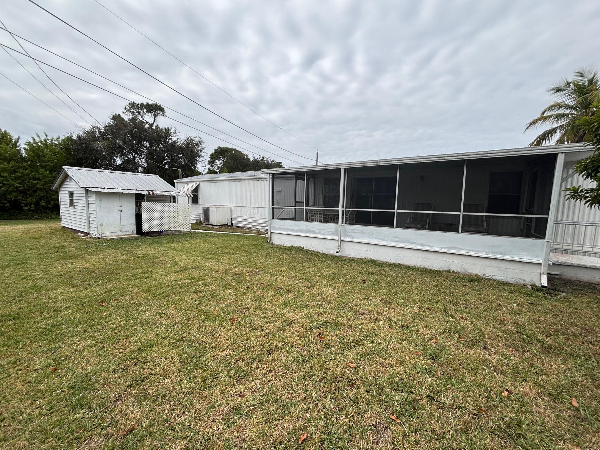 152 Northeast 15th Terrace Stuart, FL 34994 - Photo 4 of 20 IMG_4400