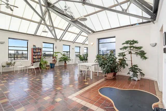 $725,000 | 235 West 102nd Street, Unit 11O | Upper West Side