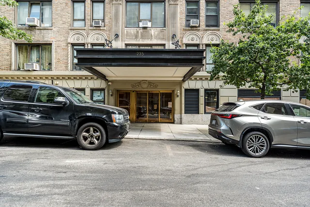$725,000 | 235 West 102nd Street, Unit 11O | Upper West Side