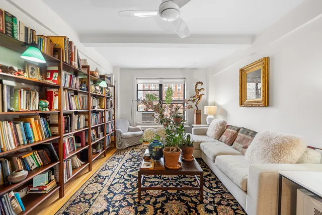 $725,000 | 235 West 102nd Street, Unit 11O | Upper West Side