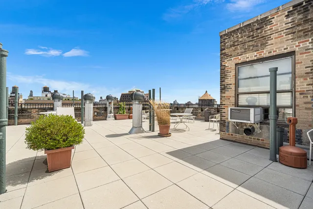 $725,000 | 235 West 102nd Street, Unit 11O | Upper West Side