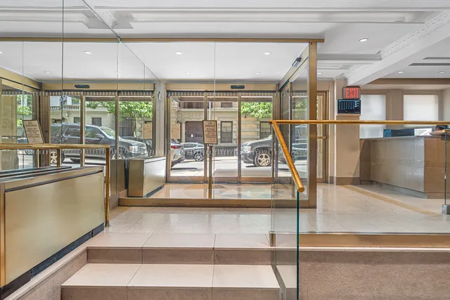 $725,000 | 235 West 102nd Street, Unit 11O | Upper West Side