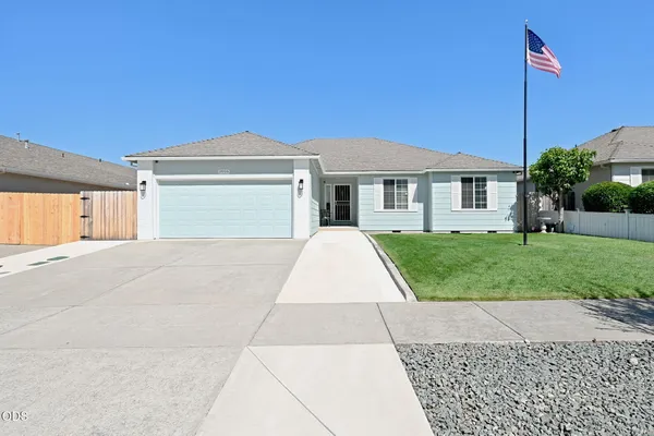 $430,000 | 2056 Kingswood Drive, Medford, OR 97501