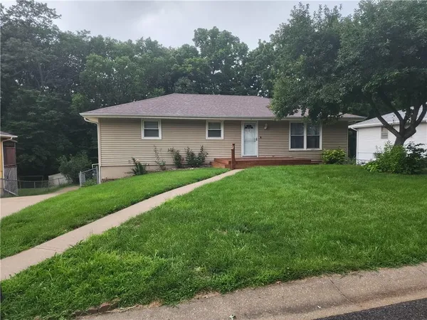 $315,000 | 3122 North 36th Terrace, St. Joseph, MO 64506