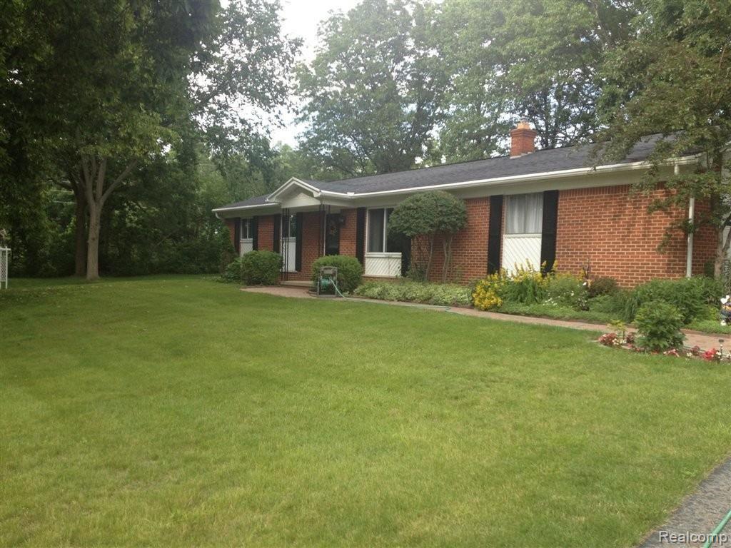 660 E Ridge South Lyon, MI 48178 - Photo 1 of 4 ridge2.JPG