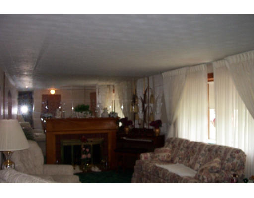47 Windsor Road Stoneham, MA 02180 - Photo 12 of 13 Gallery Image 12