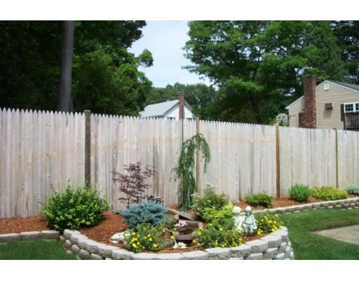 47 Windsor Road Stoneham, MA 02180 - Photo 8 of 13 Gallery Image 8