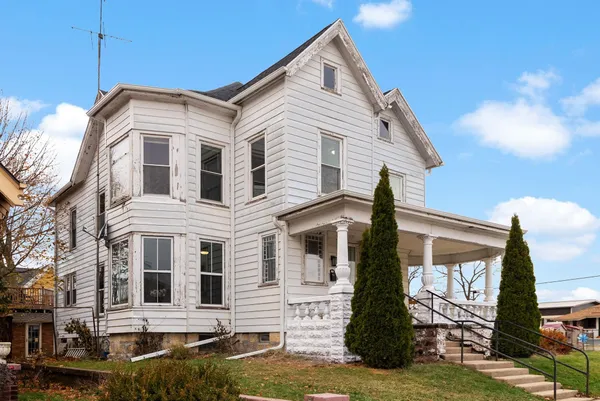 $285,000 | 1420 9th Street, Monroe, WI 53566