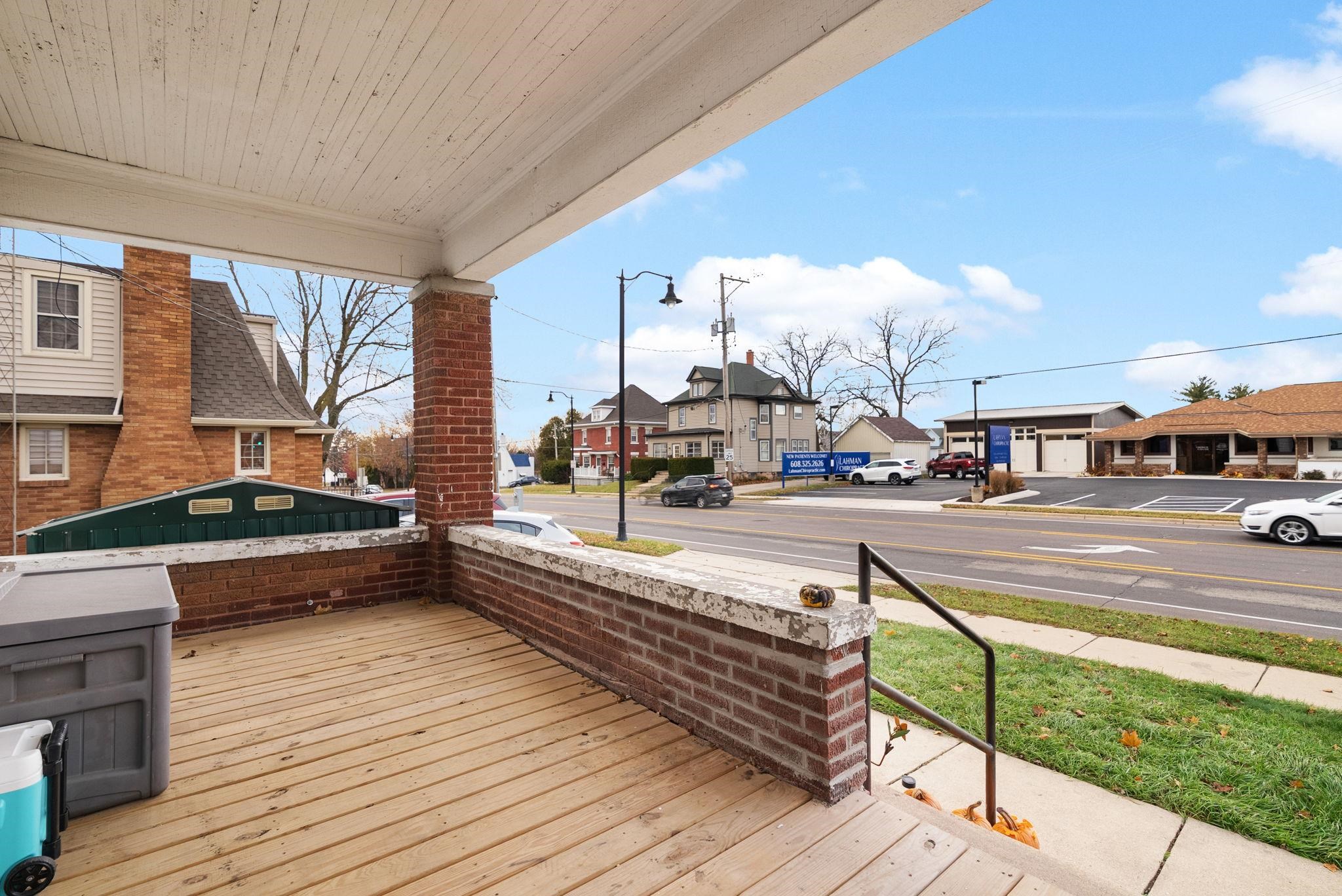 1420 9th Street Monroe, WI 53566 - Photo 4 of 37