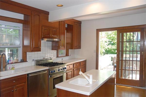 311 Russett Road Brookline, MA 02467 - Photo 4 of 9