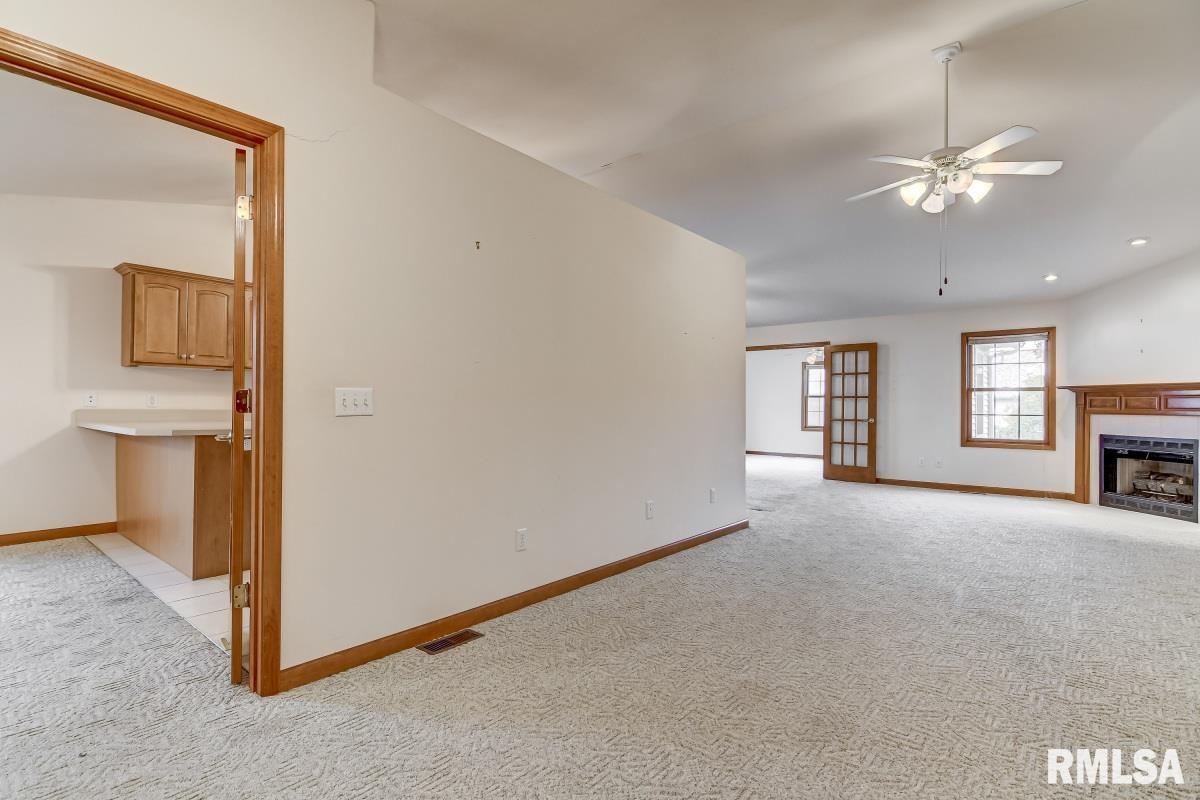 7108 Preston Drive Springfield, IL 62711 - Photo 8 of 37