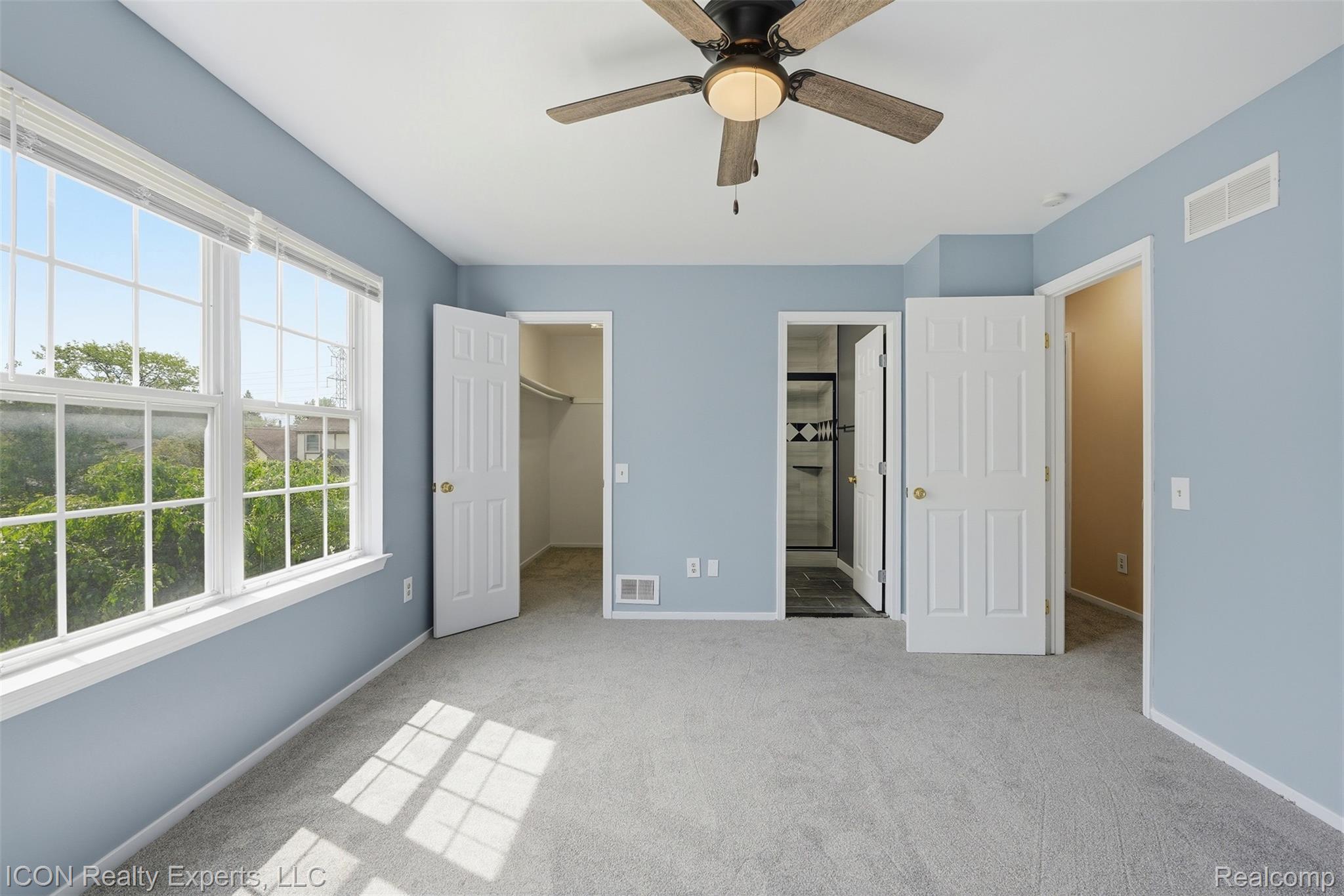1028 Knightsbridge Road Canton, MI 48187 - Photo 16 of 25 primary bedroom suite with walkin closet and private bathroom