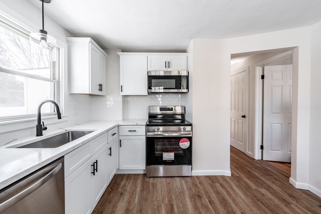 117 Monrovia Street Springfield, MA 01104 - Photo 6 of 37