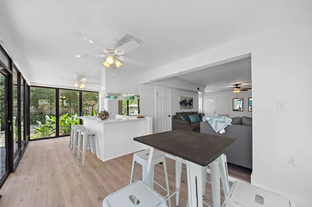 $419,000 | 515 Clear Lake Road, Kemah, TX 77565