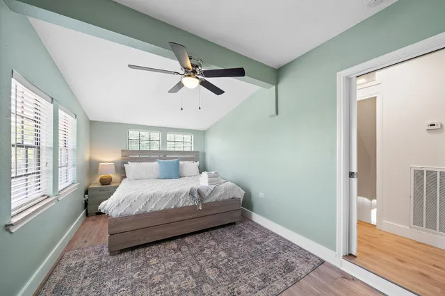 $419,000 | 515 Clear Lake Road, Kemah, TX 77565