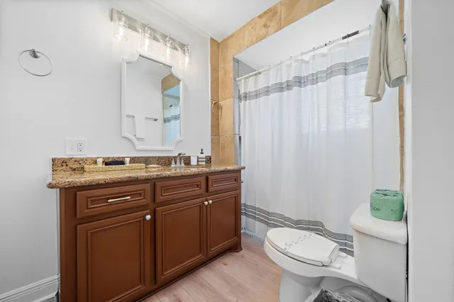 $419,000 | 515 Clear Lake Road, Kemah, TX 77565