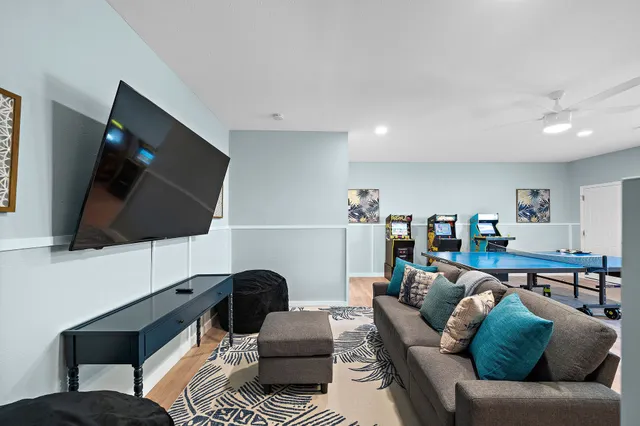 $419,000 | 515 Clear Lake Road, Kemah, TX 77565