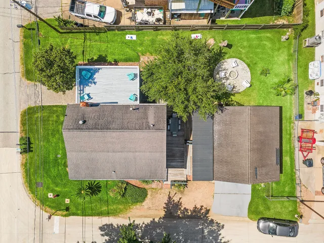 $419,000 | 515 Clear Lake Road, Kemah, TX 77565