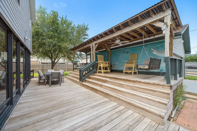 $419,000 | 515 Clear Lake Road, Kemah, TX 77565