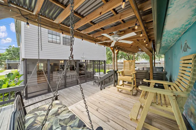 $419,000 | 515 Clear Lake Road, Kemah, TX 77565