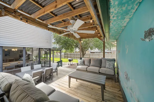 $419,000 | 515 Clear Lake Road, Kemah, TX 77565