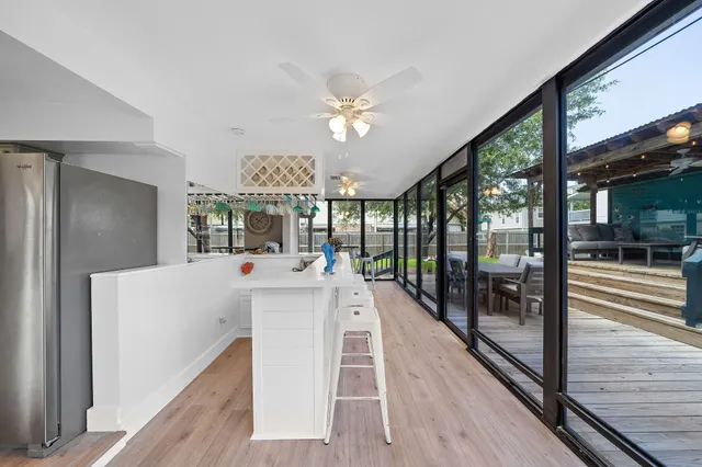 $419,000 | 515 Clear Lake Road, Kemah, TX 77565