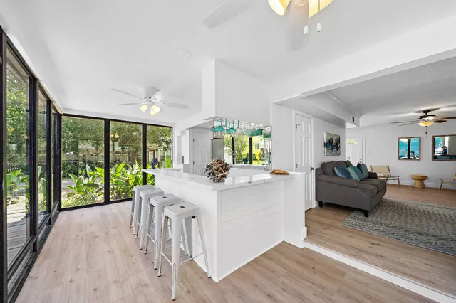 $419,000 | 515 Clear Lake Road, Kemah, TX 77565