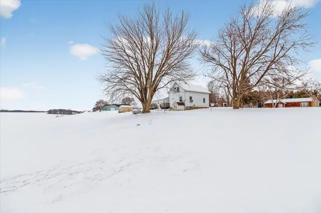 $260,000 | N8005 County Road A, Milford, WI 53094