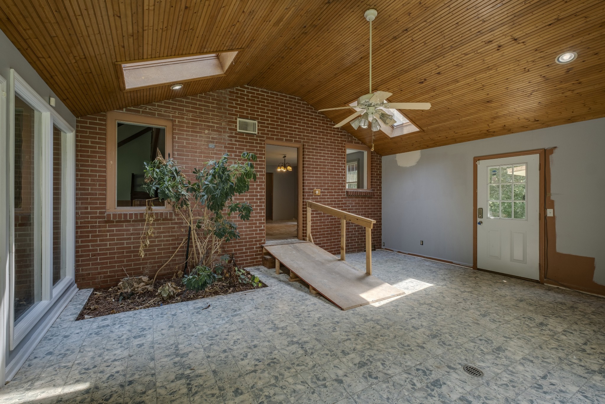 1709 Neelys Bend Road Madison, TN 37115 - Photo 18 of 45 Gallery Image 18