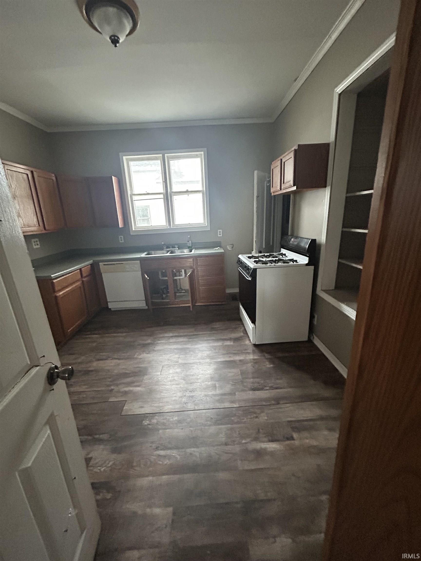 429 Adams Avenue Peru, IN 46970 - Photo 4 of 13