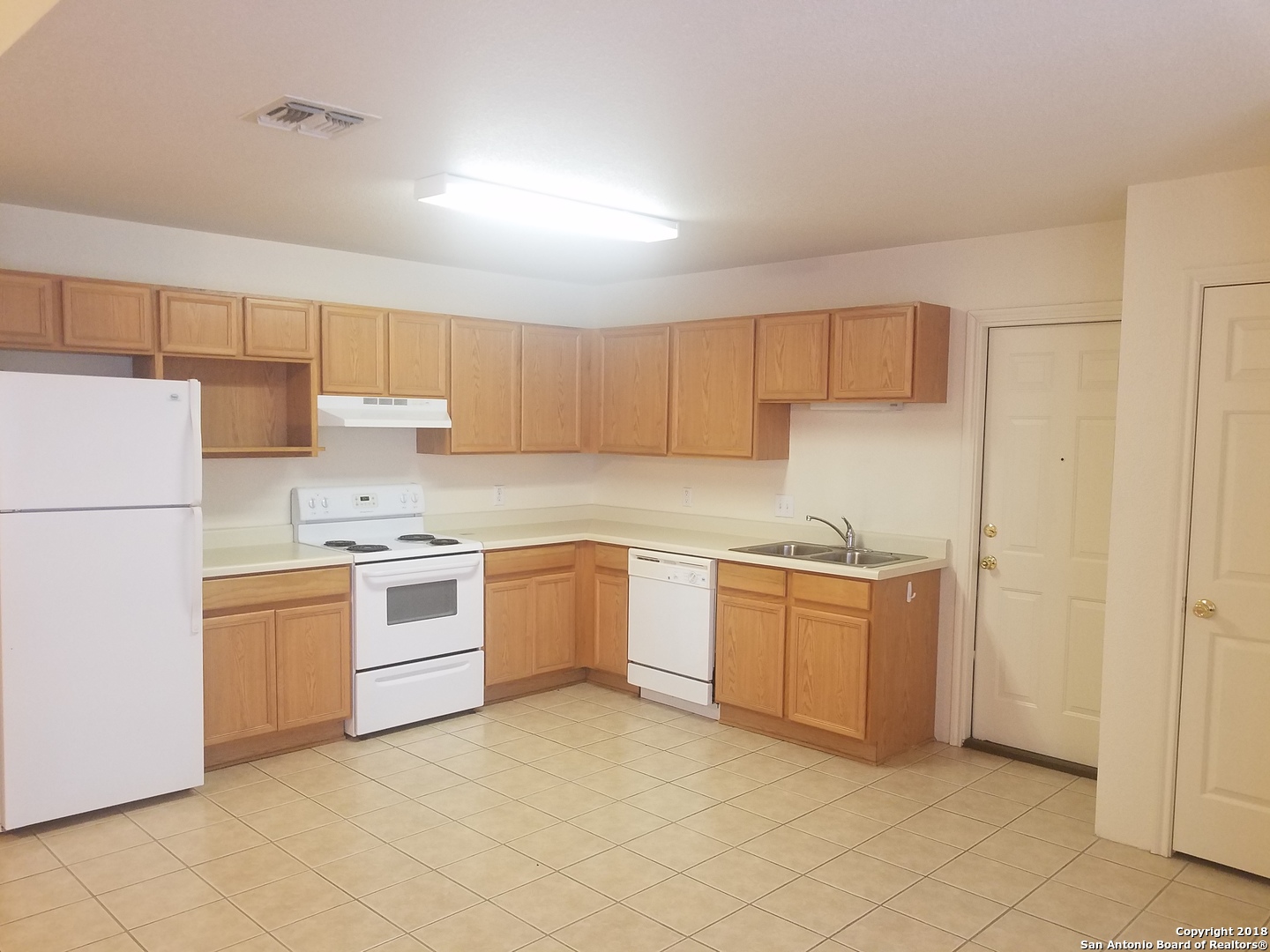 11211 Terra Loop Road San Antonio, TX 78233 - Photo 4 of 12