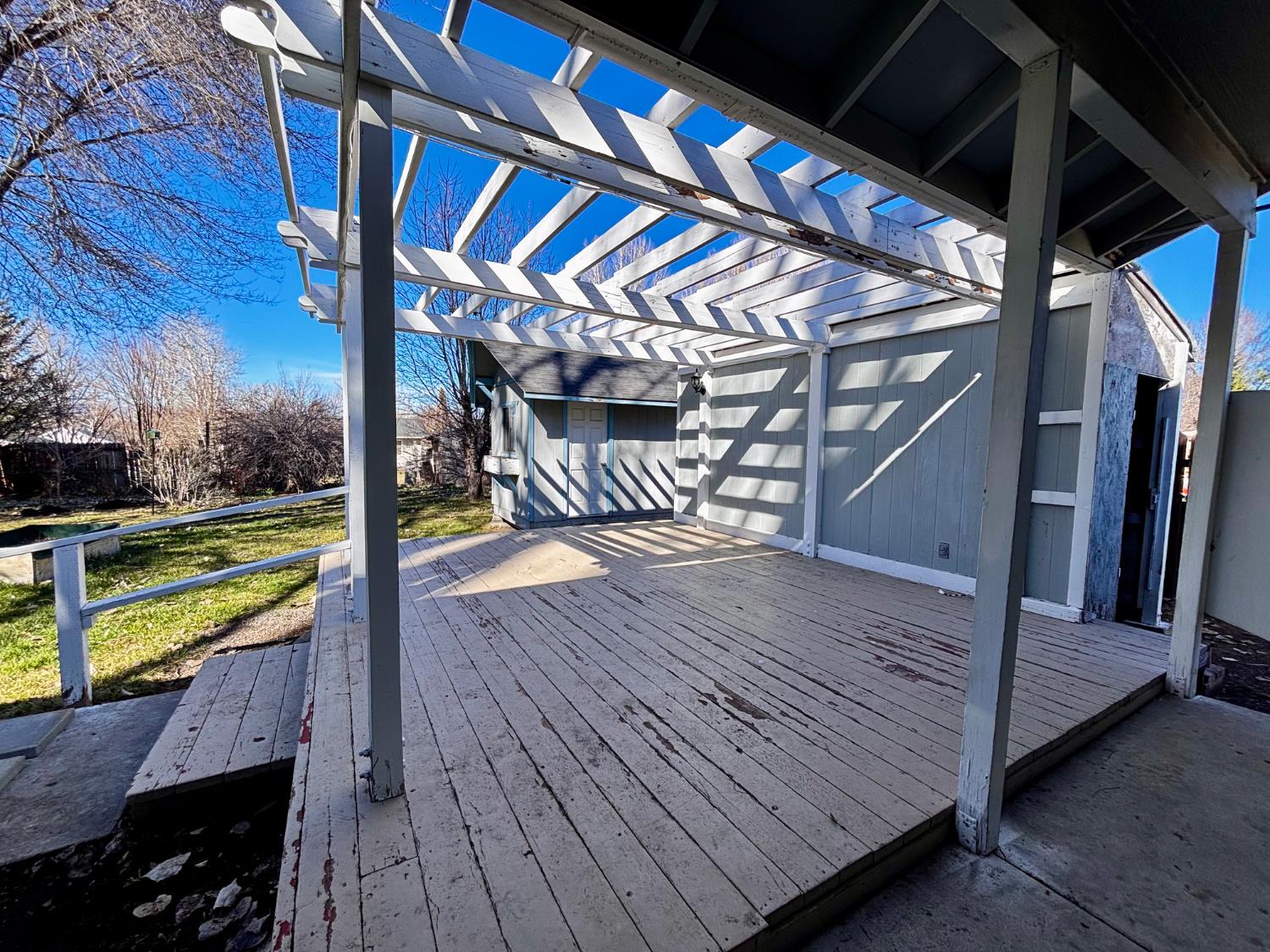 111 Patterson Avenue Loyalton, CA 96118 - Photo 38 of 46 a view of balcony with wooden floor