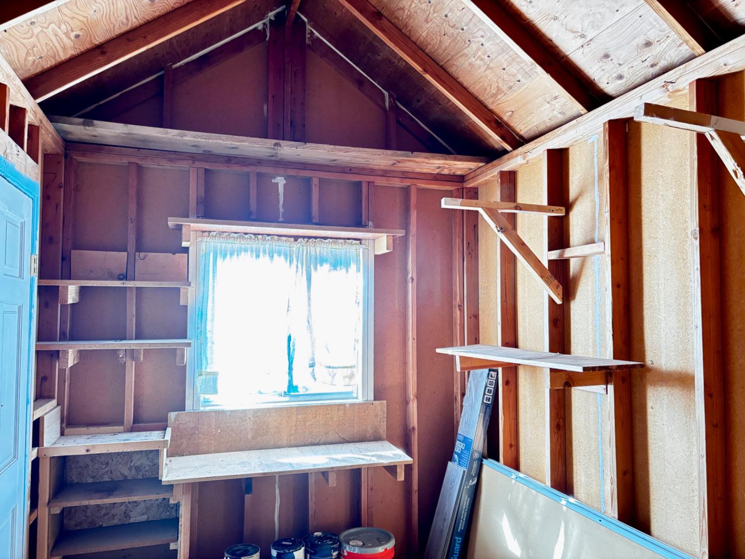 111 Patterson Avenue Loyalton, CA 96118 - Photo 44 of 46 a view of a room with wooden floor and windows