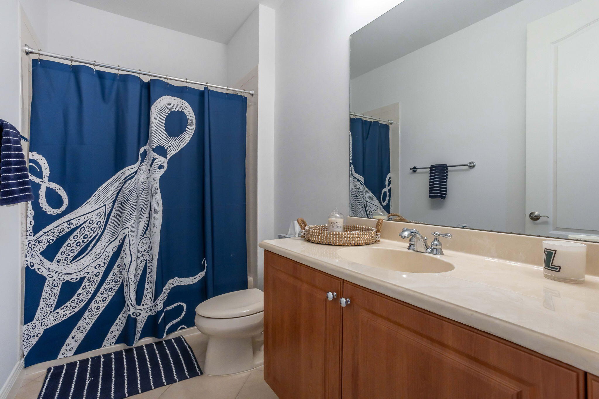 5660 Northeast Trieste Way Boca Raton, FL 33487 - Photo 16 of 42 Guest Full Bath 1st Level