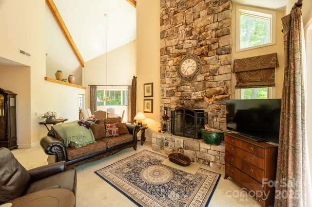 $579,900 | 207 Grouse Moor Drive, Linville, NC 28646