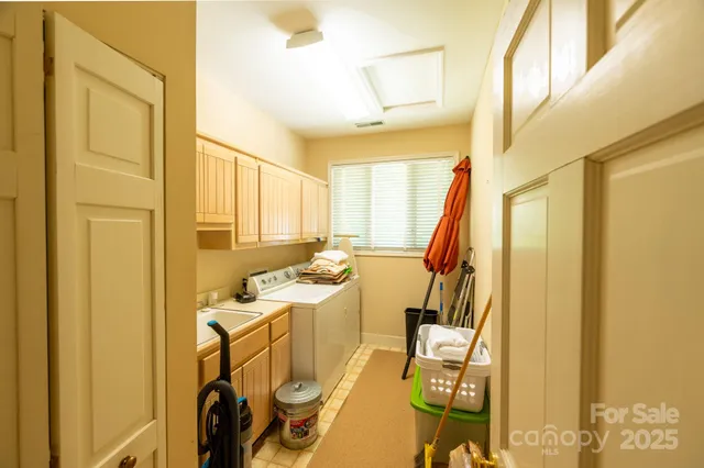 $579,900 | 207 Grouse Moor Drive, Linville, NC 28646