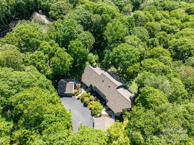 $579,900 | 207 Grouse Moor Drive, Linville, NC 28646