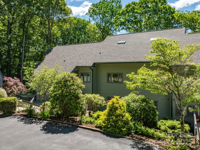 $579,900 | 207 Grouse Moor Drive, Linville, NC 28646