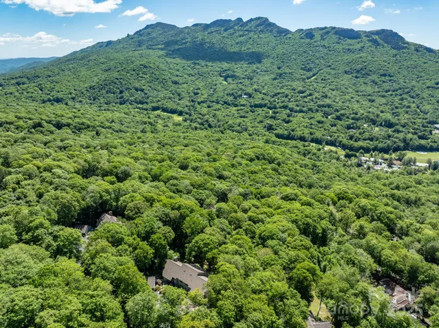 $579,900 | 207 Grouse Moor Drive, Linville, NC 28646