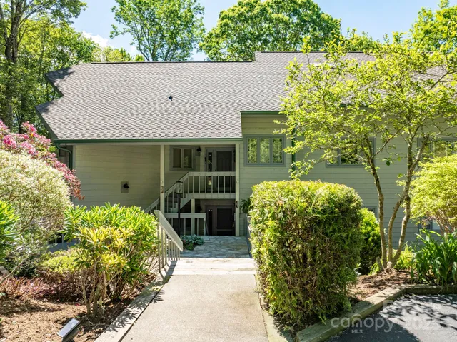 $579,900 | 207 Grouse Moor Drive, Linville, NC 28646