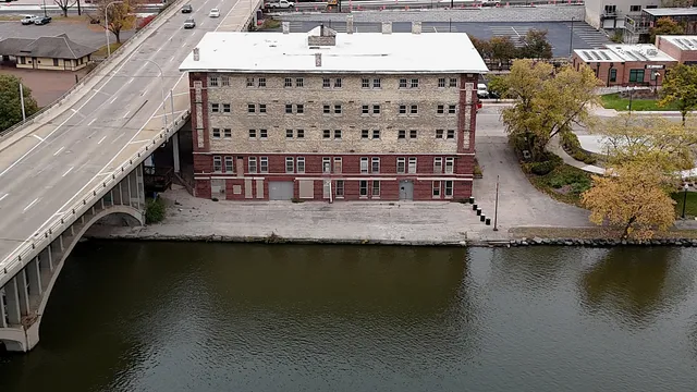 a picture of city view with lake view