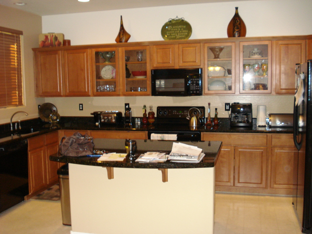 6905 South 9th Avenue Phoenix, AZ 85041 - Photo 11 of 36 Kitchen