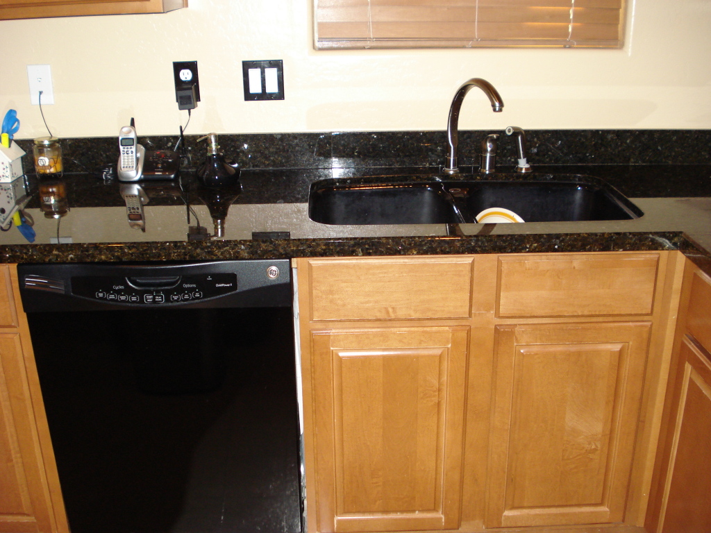 6905 South 9th Avenue Phoenix, AZ 85041 - Photo 13 of 36 Kitchen