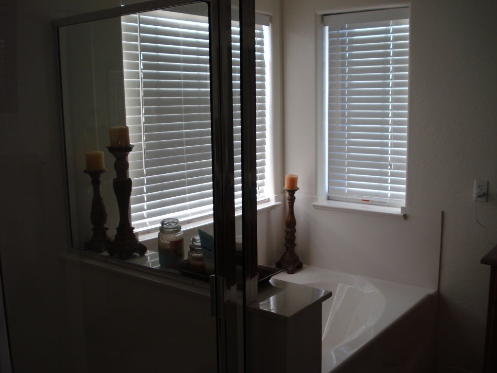 6905 South 9th Avenue Phoenix, AZ 85041 - Photo 19 of 36 Master bath