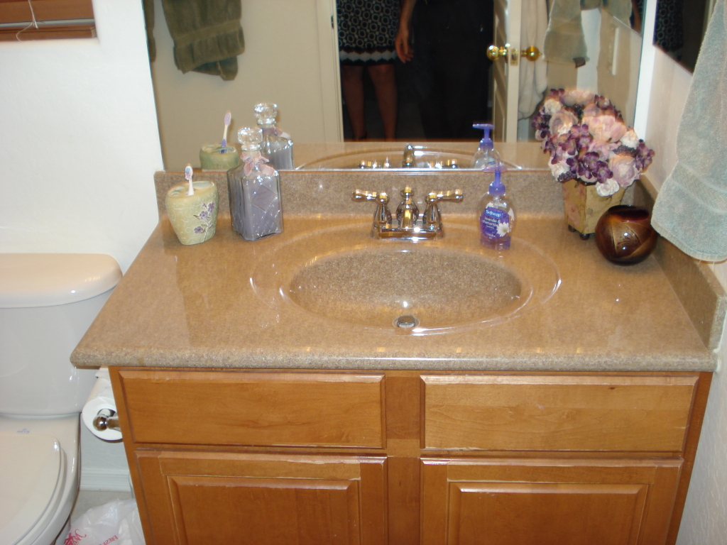 6905 South 9th Avenue Phoenix, AZ 85041 - Photo 26 of 36 Upstairs Bathroom