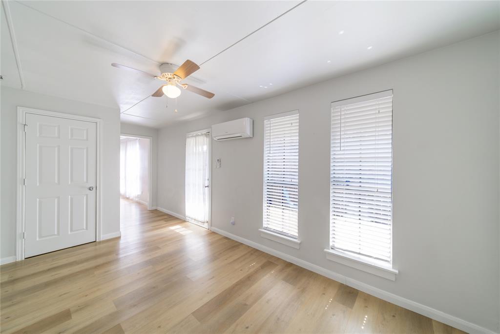 6344 Winton Street Dallas, TX 75214 - Photo 12 of 15